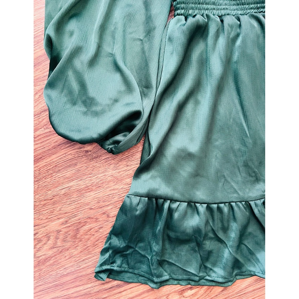 Blu Pepper Hunter Green Satin Two Piece Set Smocked Crop Top Ruffle Skirt L NEW - Picture 2 of 6